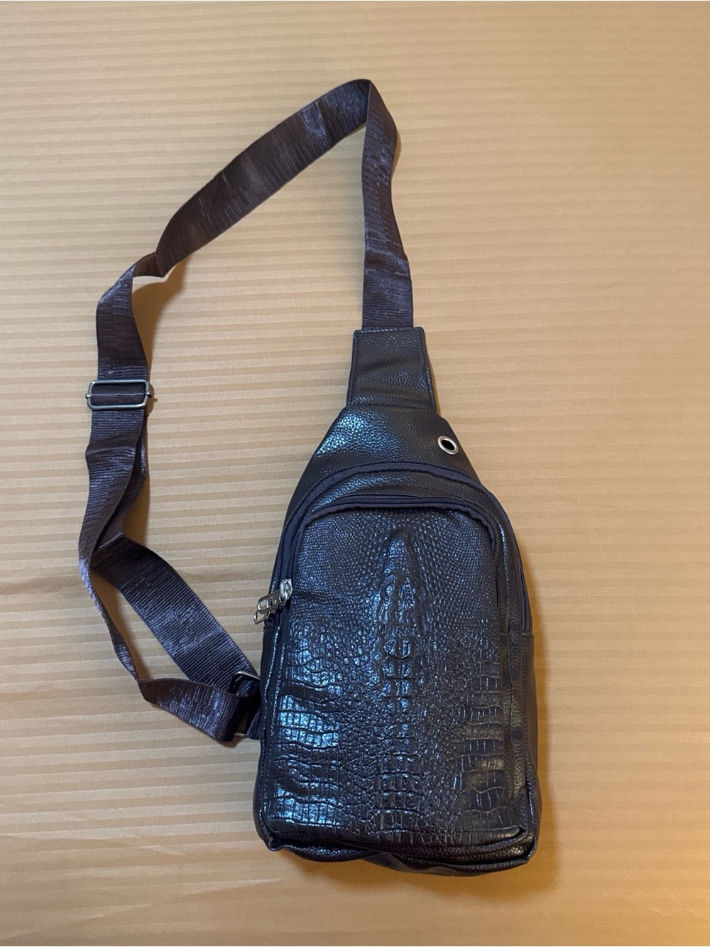 Adjustable Men's Brown Croc-Texture Sling Bag crossbody Leather Bag